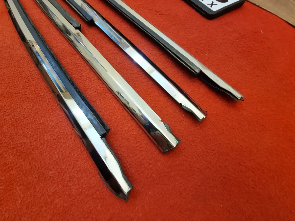 Toyota Corona rt132 rt130 tt132 xt130 Door chrome weatherstrips 4