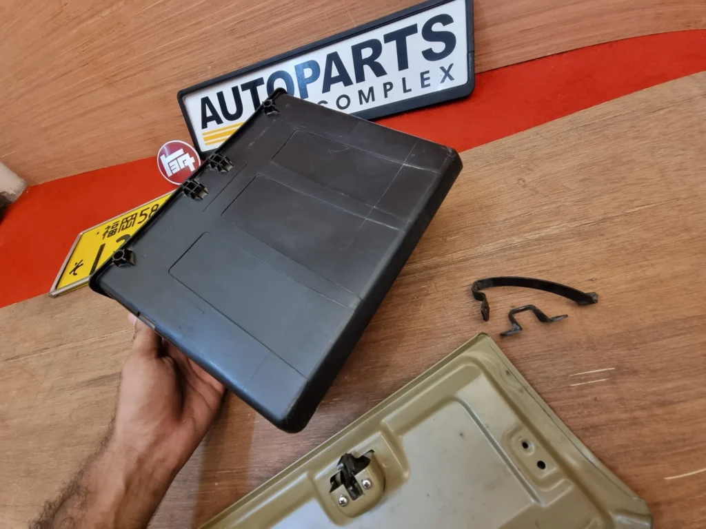 Toyota hilux pickup 1979-83 Rn3# Rn4# Ln4# Glove compartment 5