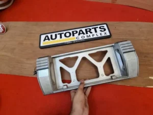 1986 1987 1988 Toyota Cressida rear tail light centre garnish 75803-22120 1