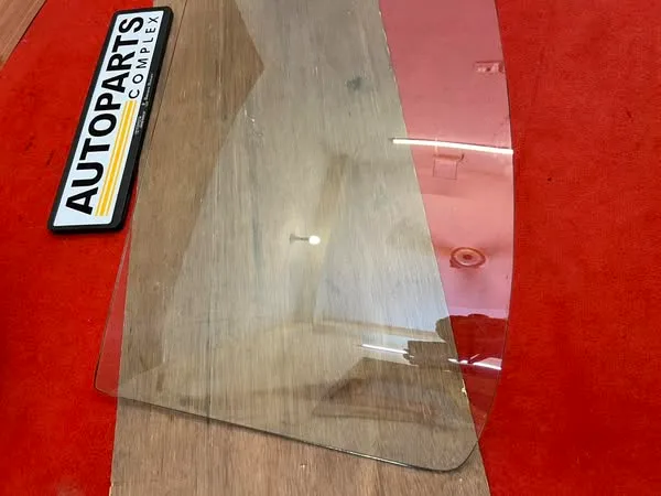 Corolla 1965 1966 1967 1968 1969 rear windshield ke10 ke11 3