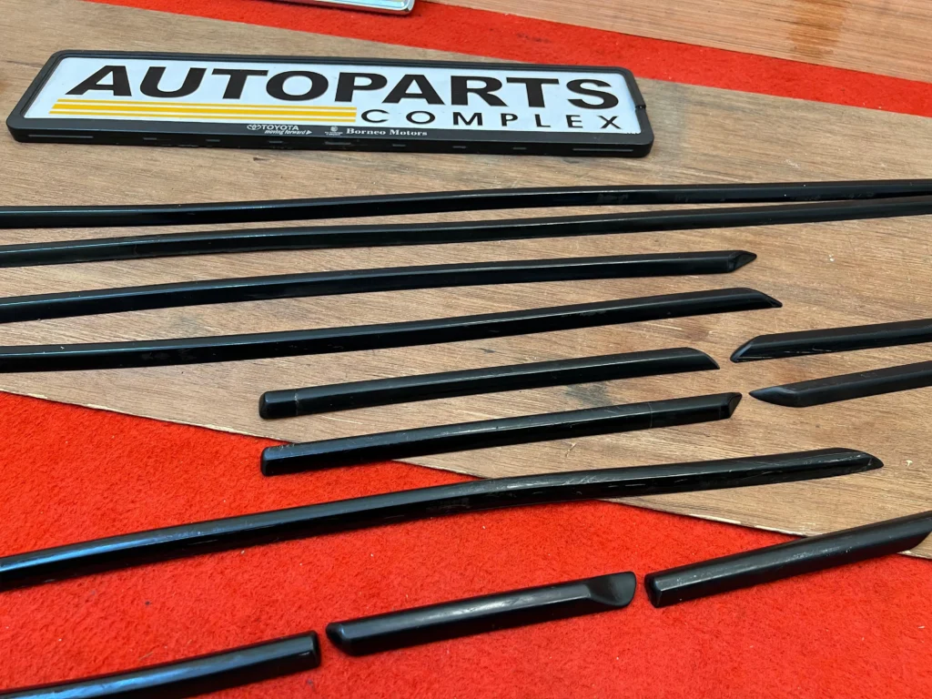 Corolla 1980 1981 4-door sedan body mouldings set 6