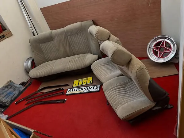 Corolla 1980-83 sedan SE Velvet seats to suit brown1