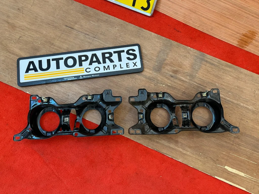 Corolla 1980 quadlights headlight buckets1