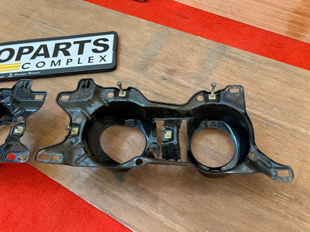 Corolla 1980 quadlights headlight buckets2