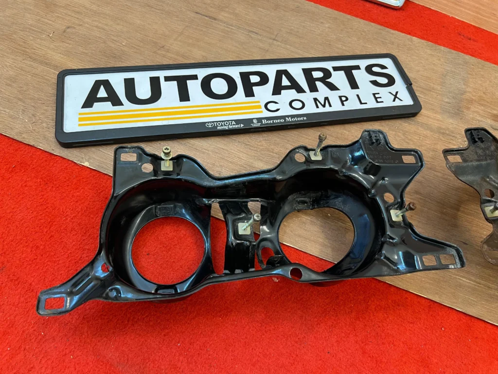Corolla 1980 quadlights headlight buckets3