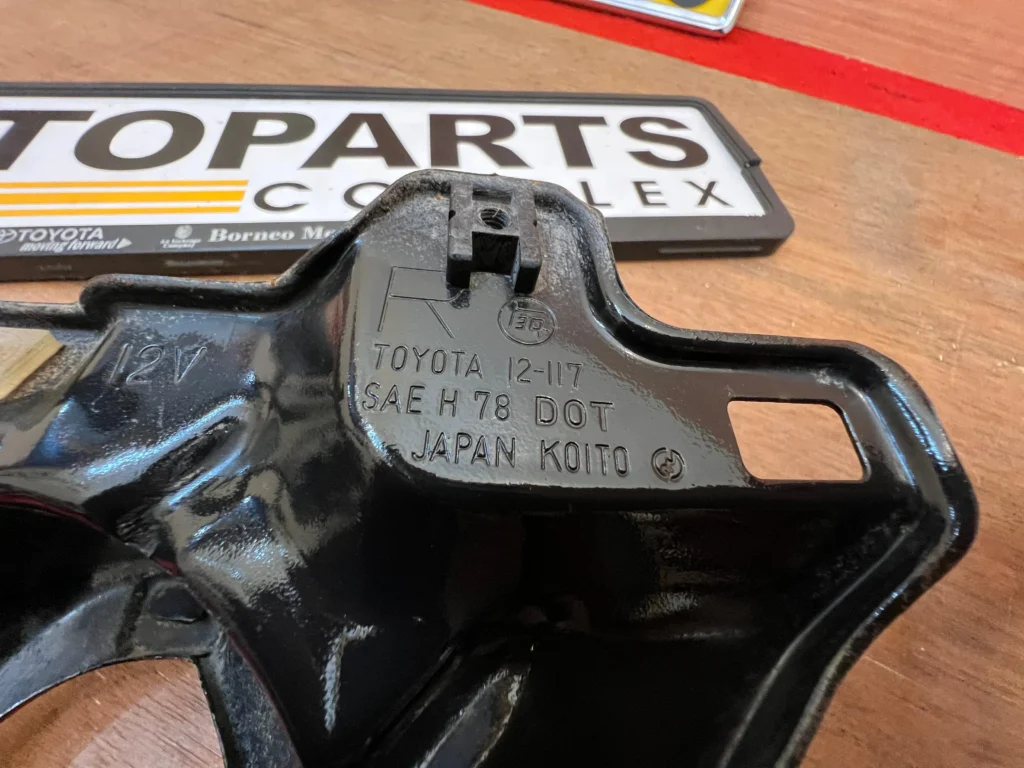 Corolla 1980 quadlights headlight buckets5