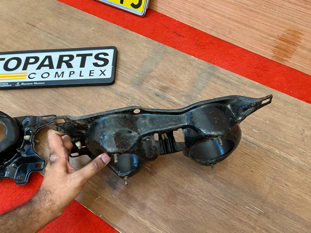 Corolla 1980 quadlights headlight buckets6
