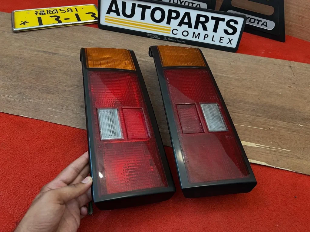 Corolla 1982 1983 Ke70 Te72 OEM tail lights5