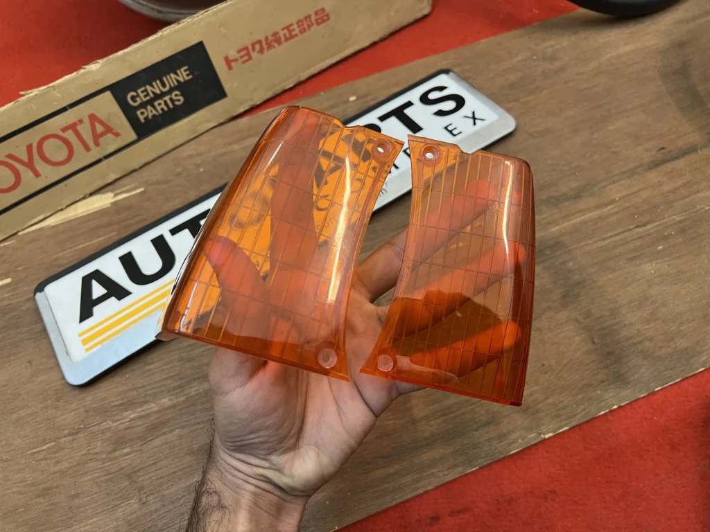 Corolla 1982 1983 USDM corner lamp lenses (4)