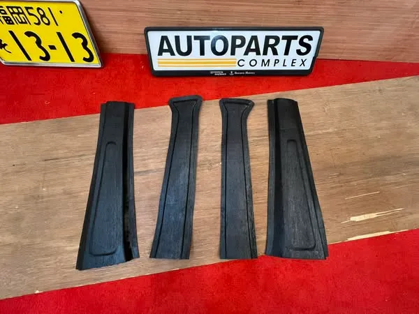 Corolla ke70 te72 4-Door B pillar seat belt covers trims 1