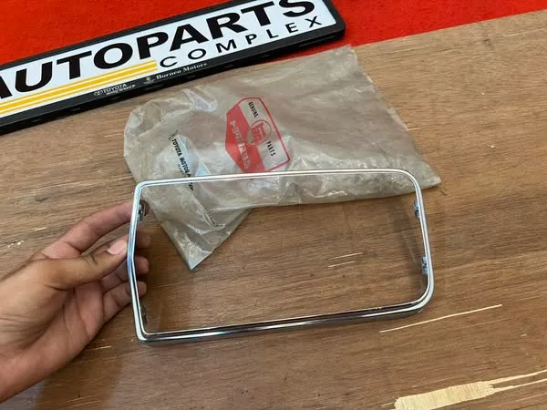 Corona Rt40 1968 tail ligh surround bezel1