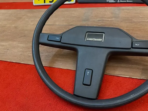 Land cruiser FJ60 FJ62 Bj60 HJ61 Bj61 steering wheel in immaculate condition3