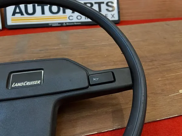 Land cruiser FJ60 FJ62 Bj60 HJ61 Bj61 steering wheel in immaculate condition5