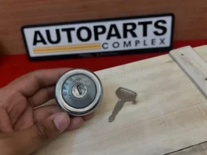 Toyota 1970s ke20 Te27 Rt80 Rt81 fuel cap lock with key 1