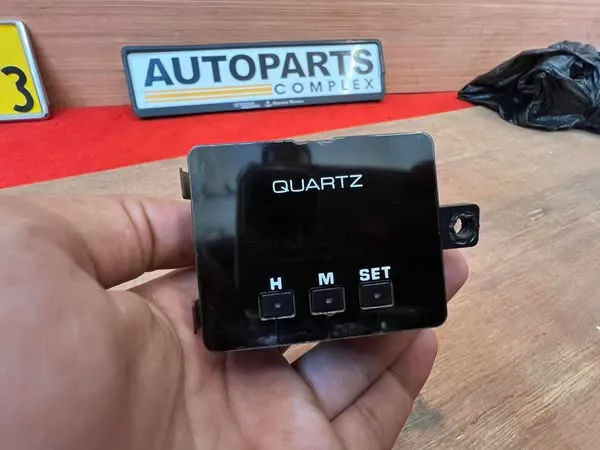Toyota 4 Runner, Digital Clock, 1984-1989, Tested and working condition 2