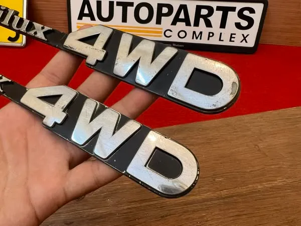 Toyota Hilux pickup 1979-83 Rn36 Ln46 4wd fender badges 2