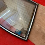 door sedan rear windshield with rubber seal and chrome trims 2