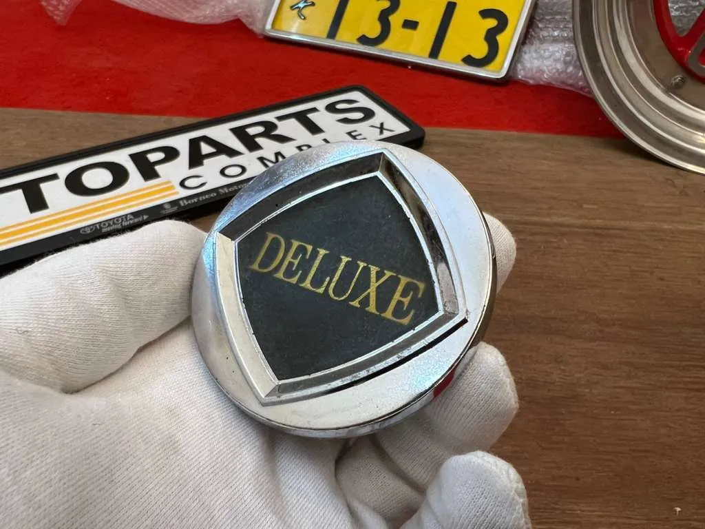 Corolla 1971 1972 ke20 Te21 Te27 deluxe fender badge 2