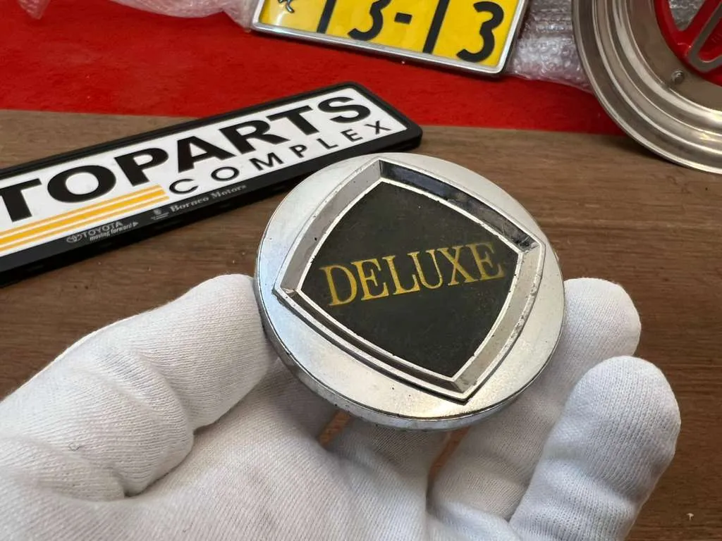 Corolla 1971 1972 ke20 Te21 Te27 deluxe fender badge 3