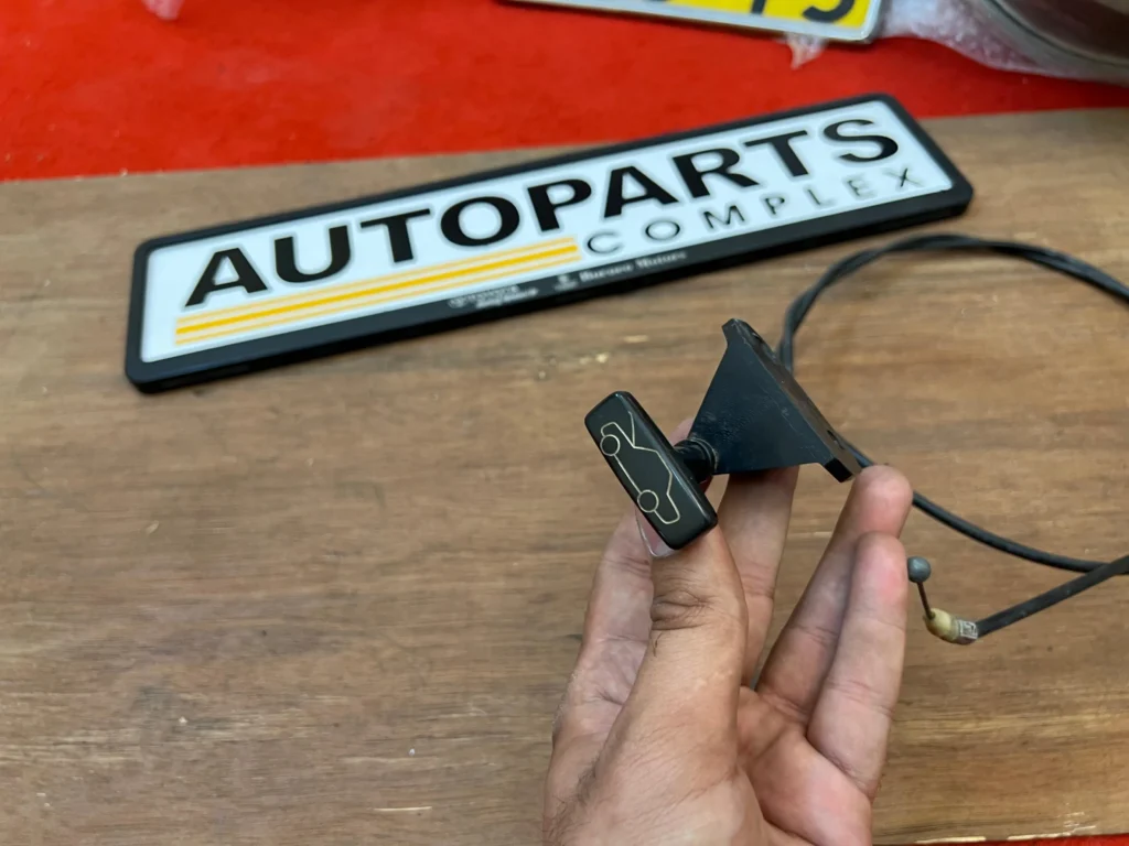 Corolla 1975 - 1979 bonnet cable1