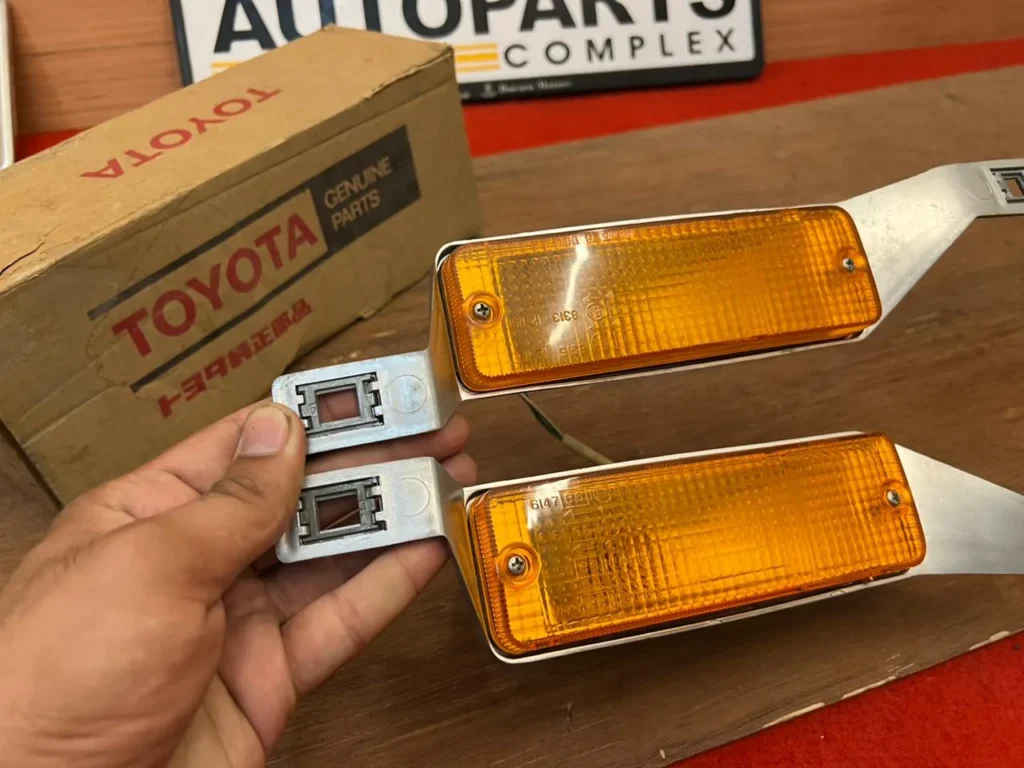 Corolla 1980 1981 front chrome bumper indicators NOS OEM Ke70 Te722