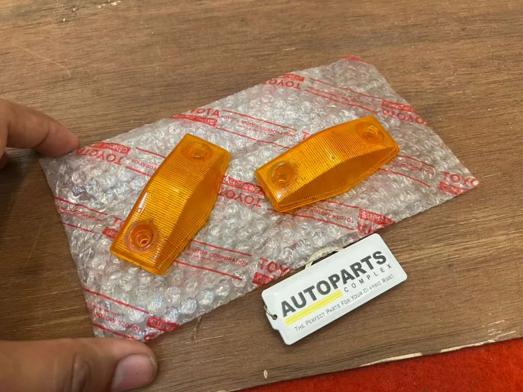 Corolla 1980 - 1982 Ke70 EUDM Front Fender Side Indicator lenses pair2
