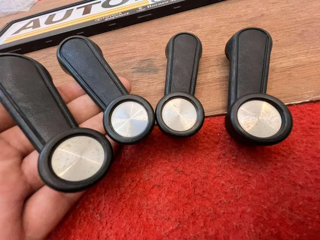 Corolla 1980 - 1983 OEM SE window winder handles in black4