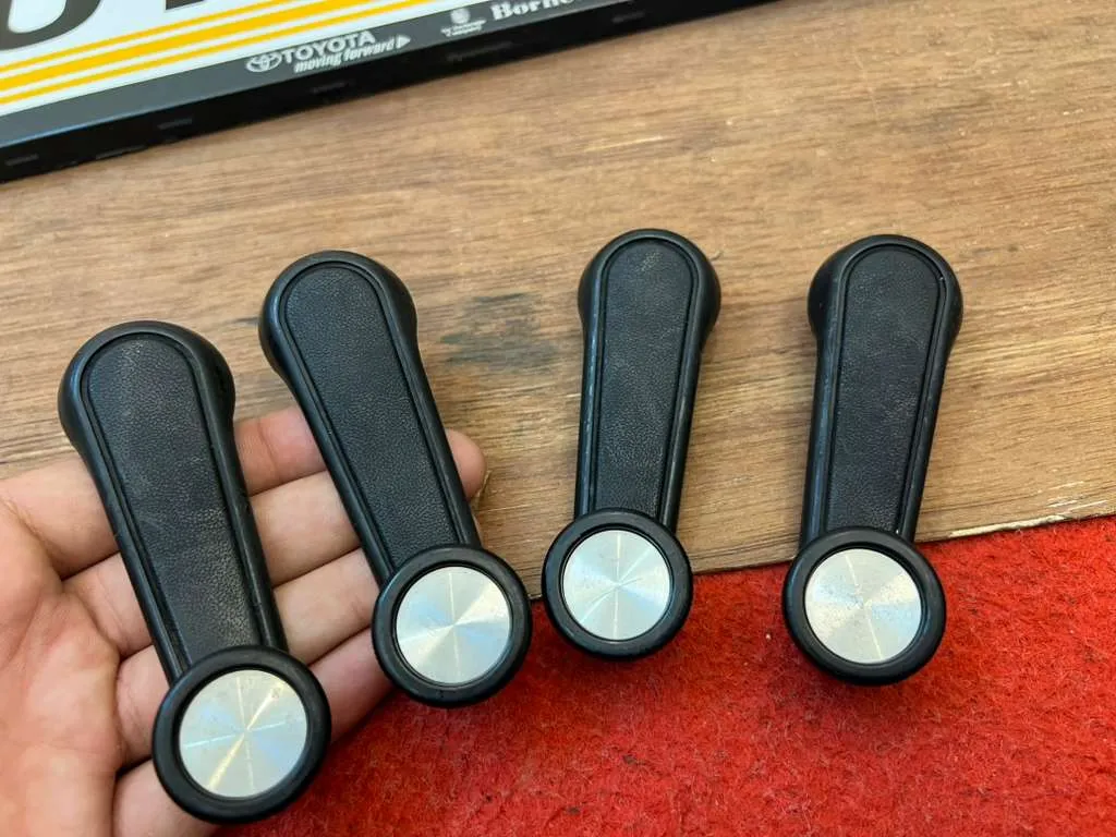 Corolla 1980 - 1983 OEM SE window winder handles in black5