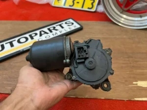 Corolla 1980 - 1983 RHD windshield wiper motor Te72 Ae71 Ke70 1