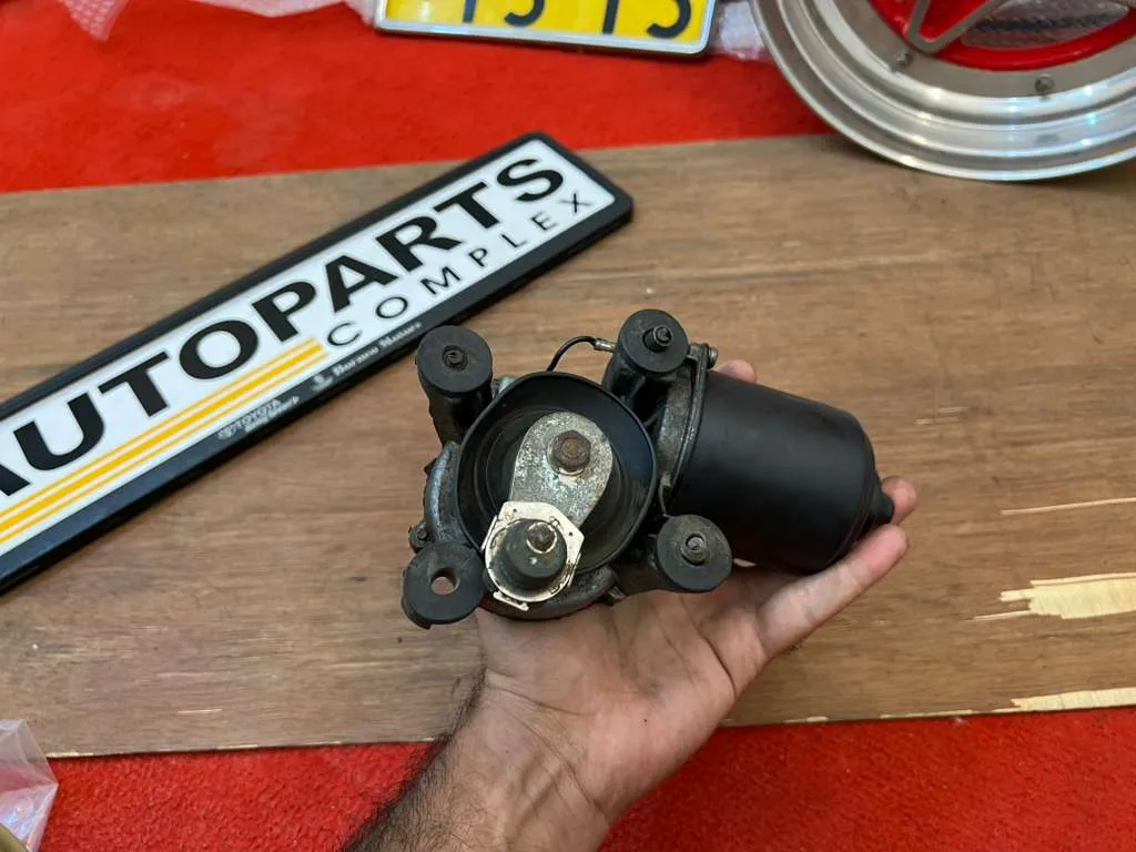 Corolla 1980 - 1983 RHD windshield wiper motor Te72 Ae71 Ke70 3