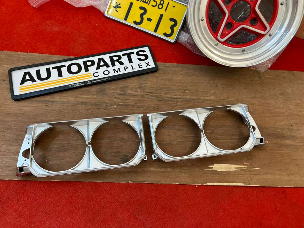 Corolla 1980 Quadlights silver painted headlight bezels 1