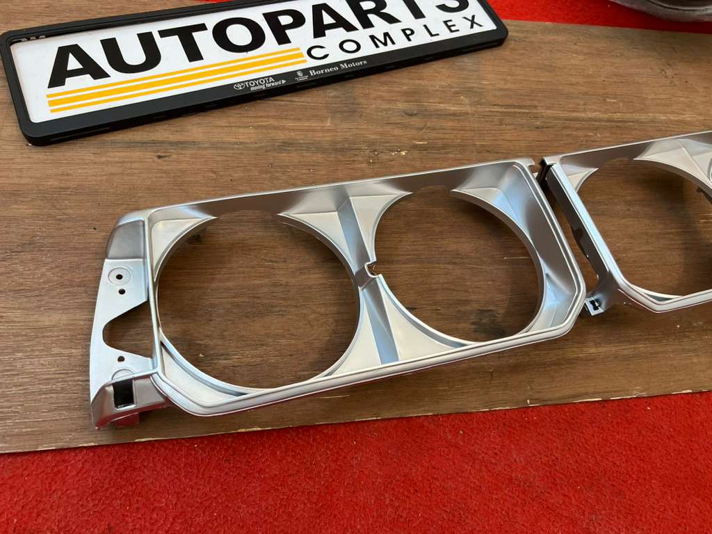 Corolla 1980 Quadlights silver painted headlight bezels 2