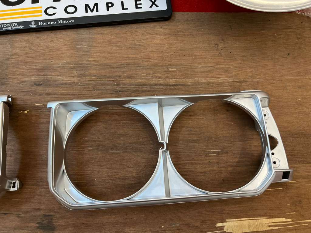 Corolla 1980 Quadlights silver painted headlight bezels 3