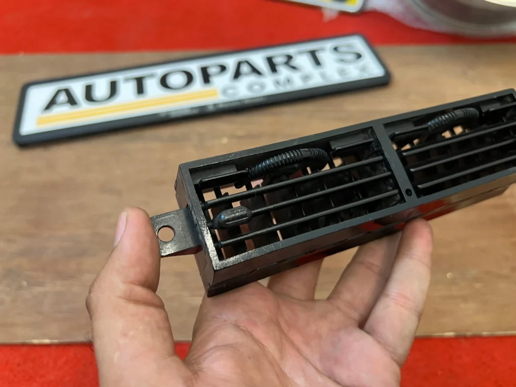 Corolla 1982 1983 Ke70 Te72 center AC vent2