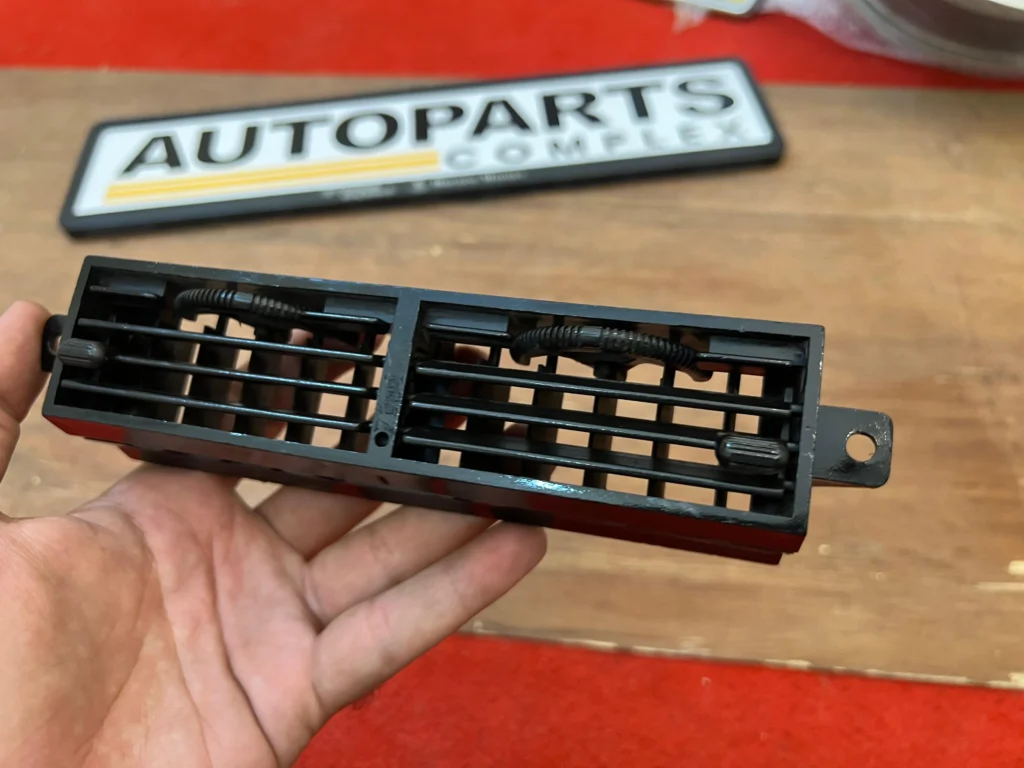 Corolla 1982 1983 Ke70 Te72 center AC vent3