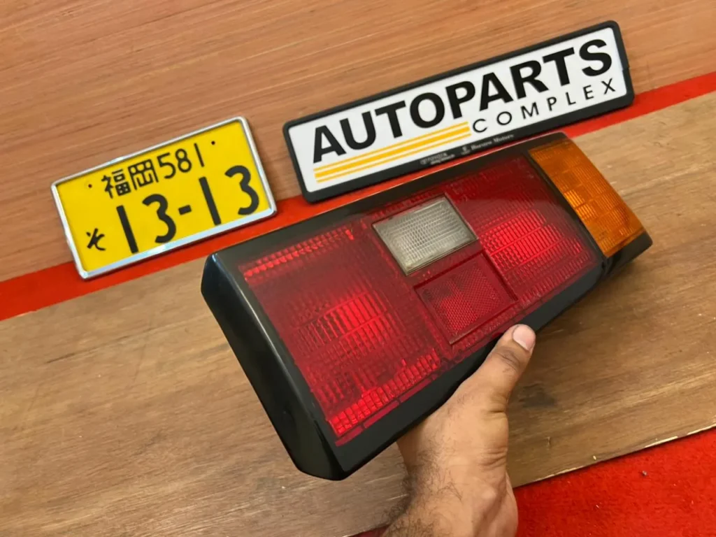 Corolla 1982 1983 OEM tail light right side3