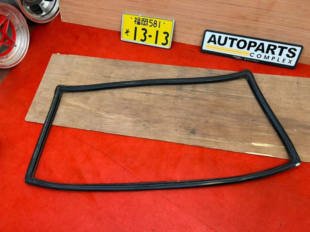Corolla Ke20 Te27 ke26 Te21 1971-74 front windshield rubber seal 1