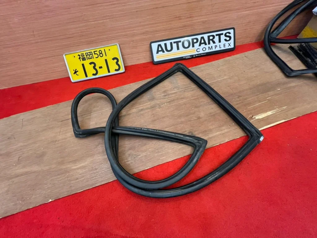 Corolla Ke20 Te27 ke26 Te21 1971-74 front windshield rubber seal 5
