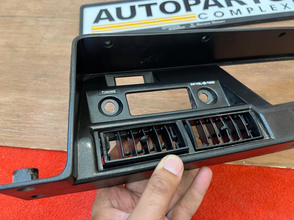 Corolla Ke70 Ae70 1980 - 1981 RHD dash cluster panel5