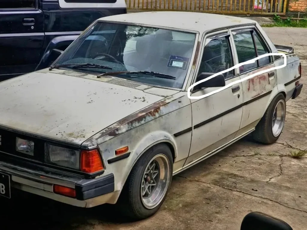 Corolla Ke70 Door weatherstrips for sedanwagon3