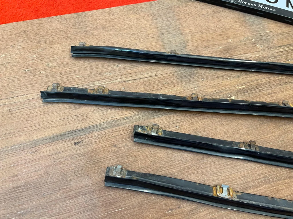 Corolla Ke70 Door weatherstrips for sedanwagon4
