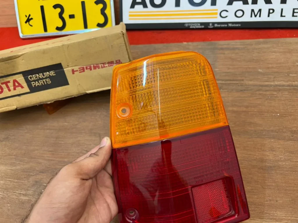 Corolla Ke70 Te72 wagon tail light lens NOS OEM 1