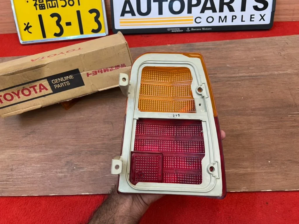 Corolla Ke70 Te72 wagon tail light lens NOS OEM 3