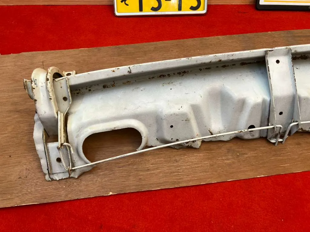 Corolla ke30 Te31 ke55 trunk lid hinges support panel with lifting rods 3