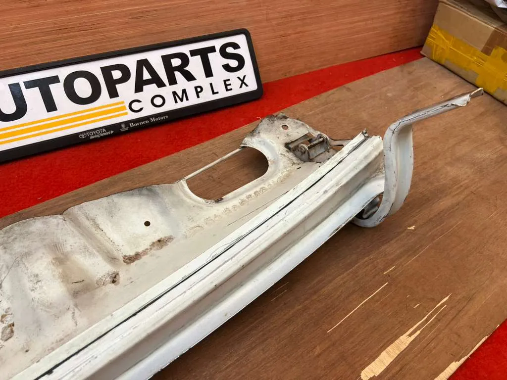 Corolla ke30 Te31 ke55 trunk lid hinges support panel with lifting rods 4