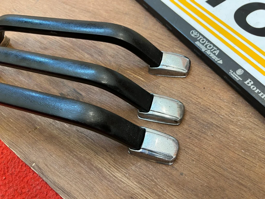 Corona 1965 - 1969 Rt40 roof grab handles3