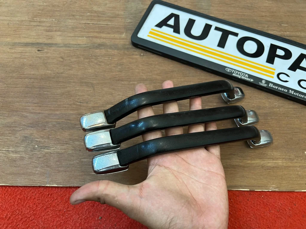 Corona 1965 - 1969 Rt40 roof grab handles4