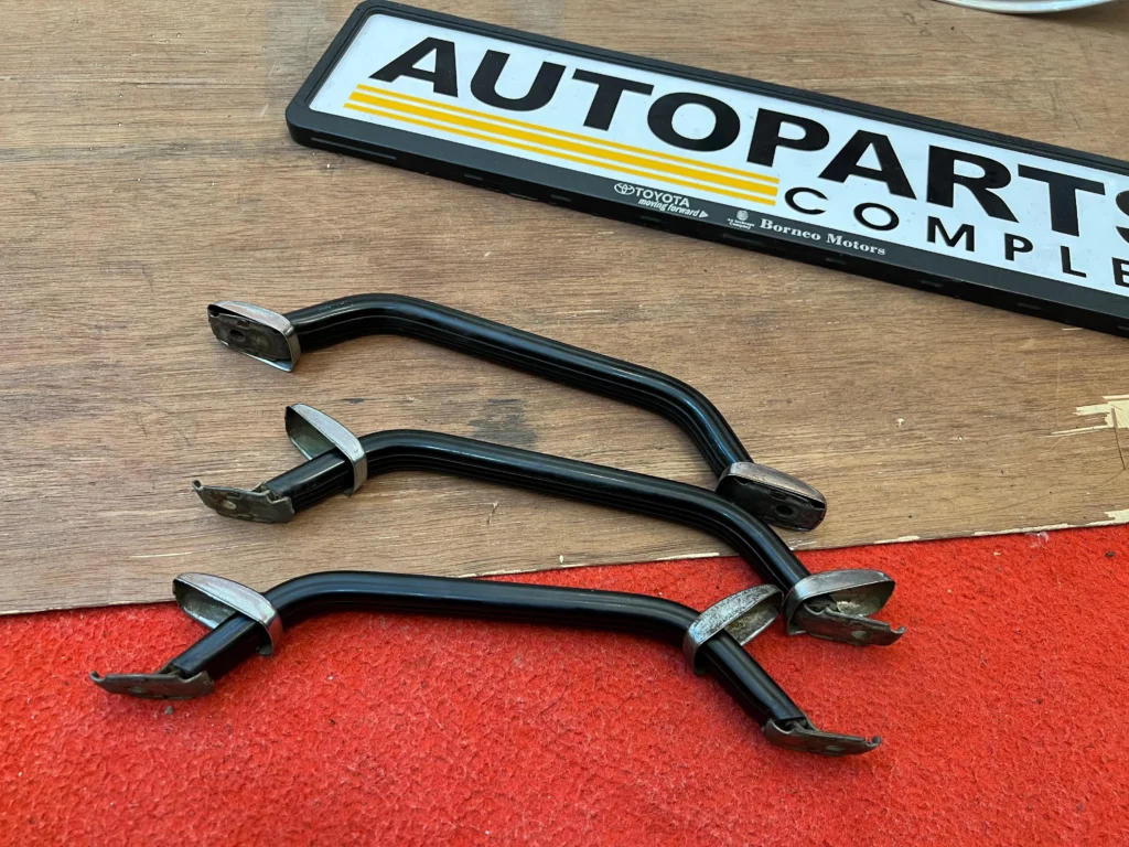 Corona 1965 - 1969 Rt40 roof grab handles5