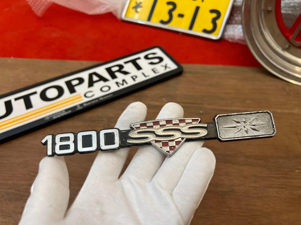 Datsun 810 1977 - 1981 1800SSS badge1