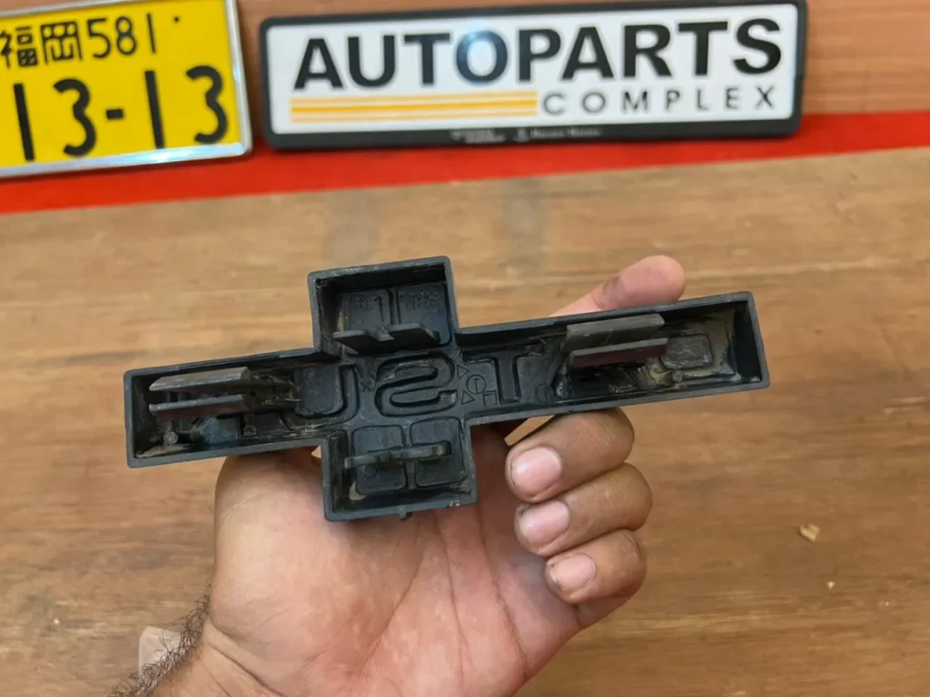 NISSAN DATSUN 720 TRUCK PICK UP FRONT GRILLE EMBLEM BADGE 3